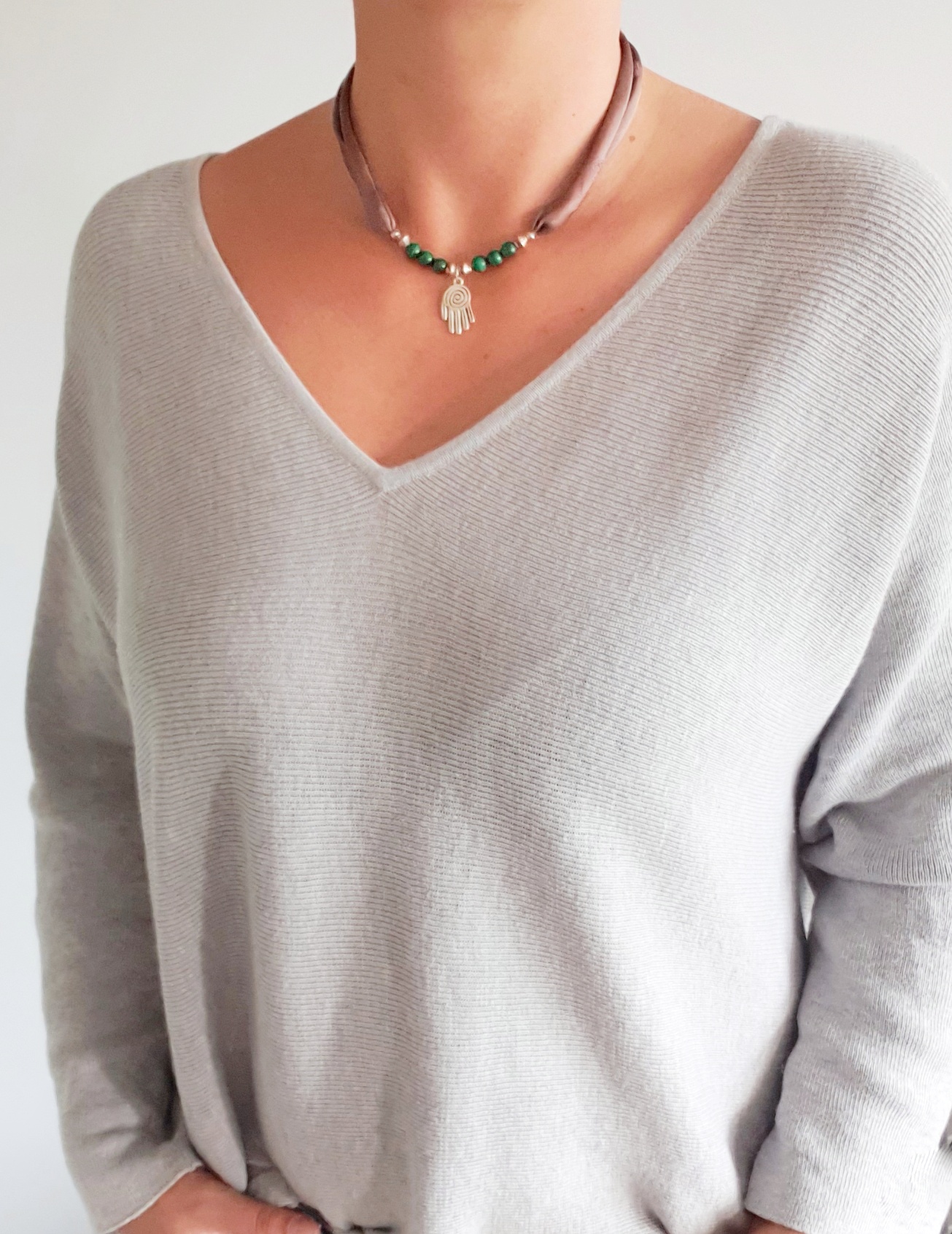 Collier soie-femme-perles naturelles-malachites-pendentif main nazca-Nazca-bijoux ethnique-2