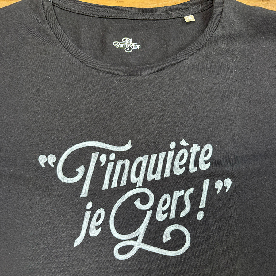 gros plan tinqiète je gers noir