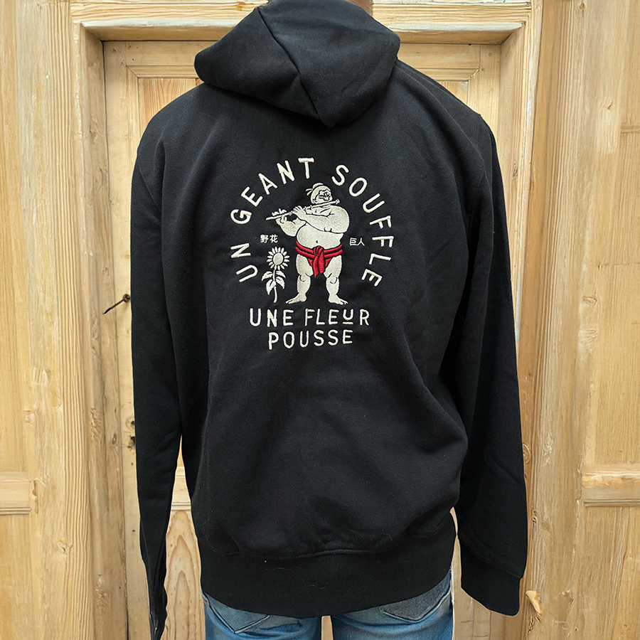 sweat une fleur pousse broderie dos categorie sweat pull 3