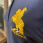 Polo femme brodé cheval dArtagnan gros plan