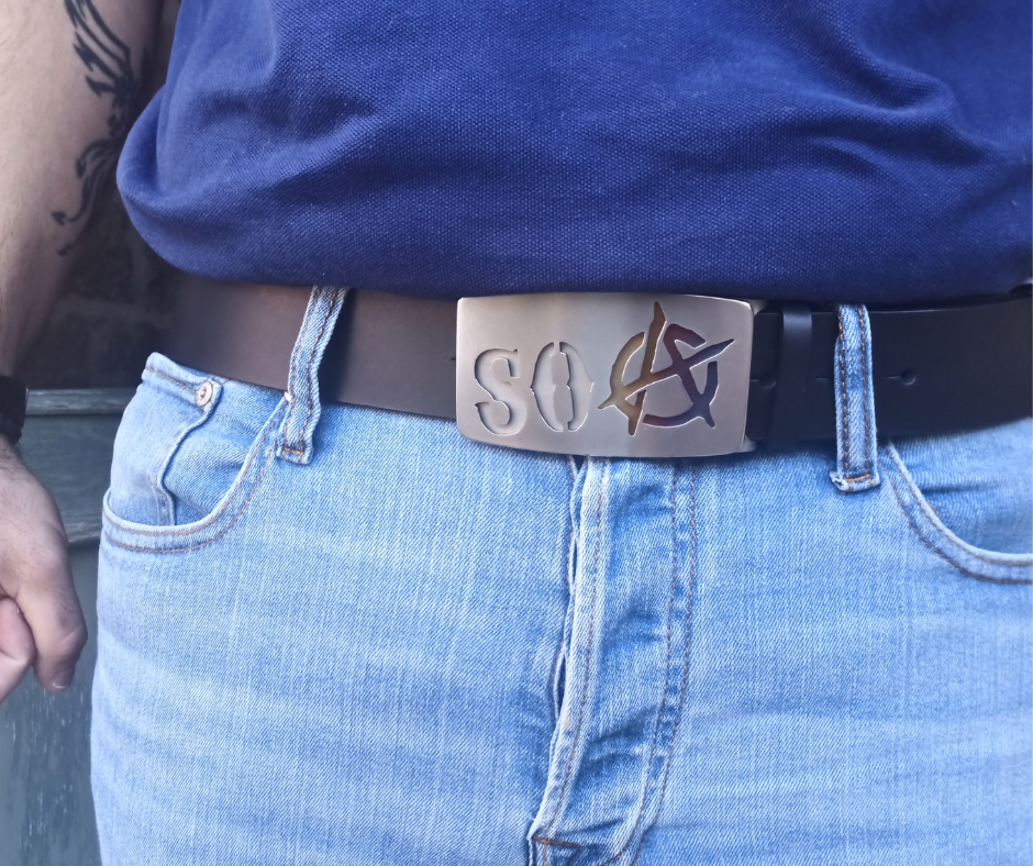Boucle de ceinture personnalisée en inox gravée inspiré de l’univers biker – Metaldart