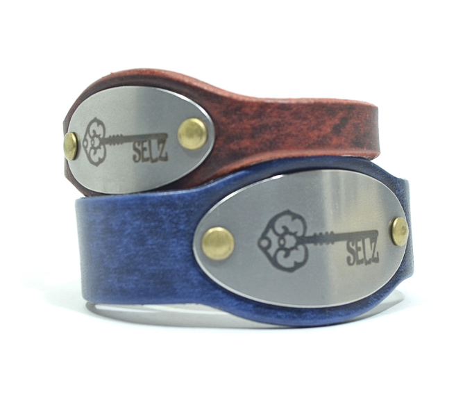 Bracelets en cuir personnalisés avec plaque inox gravée, idée cadeau familial ou fratrie – Metaldart