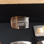 Metaldart boucle Simca 1000 gravée