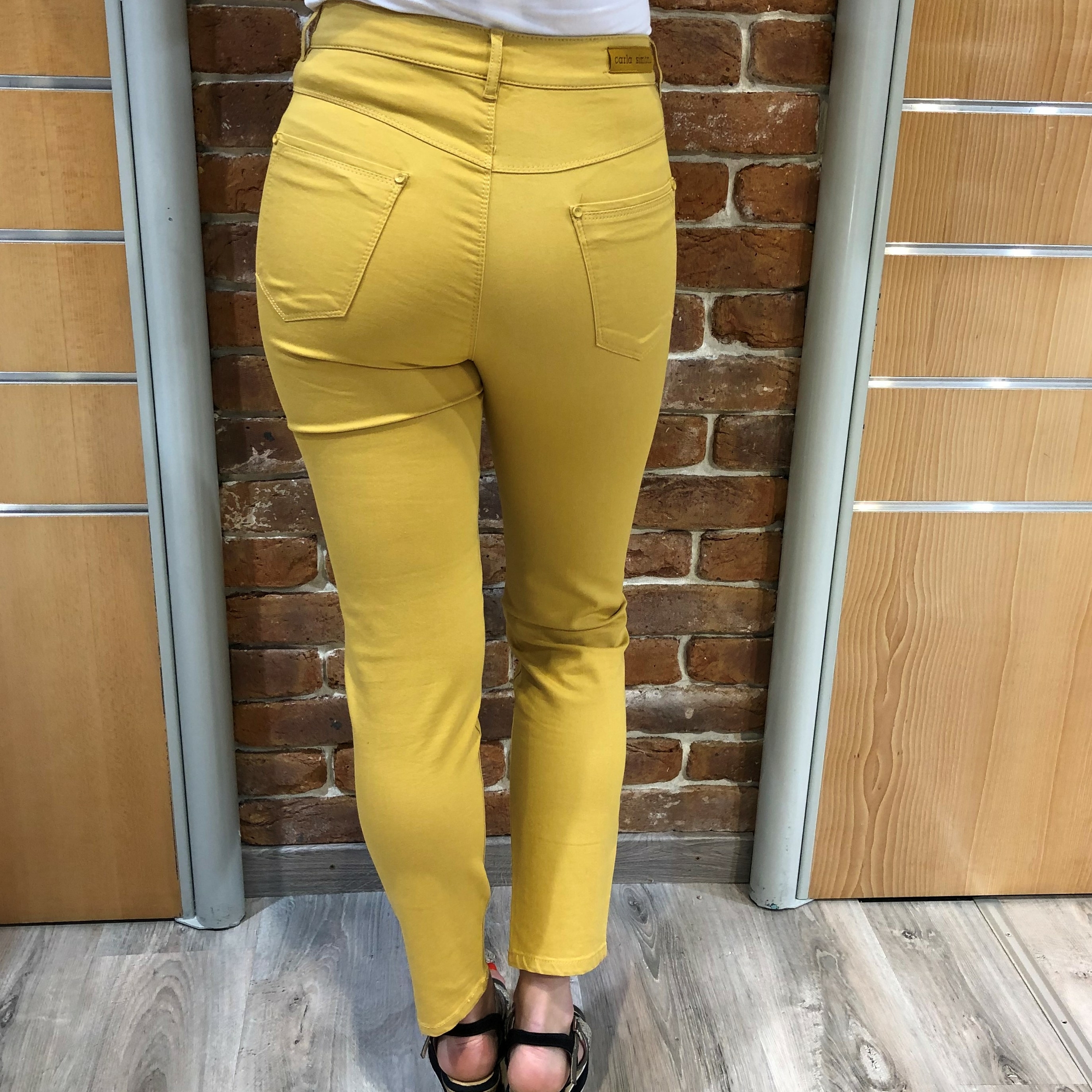 pantalon 7/8 jaune avec poche zipée