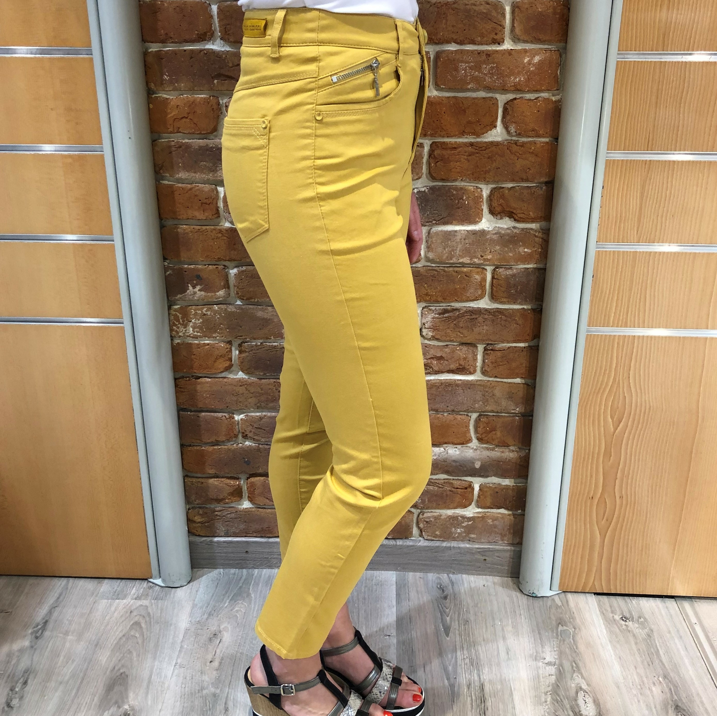 pantalon 7/8 jaune avec poche zipée