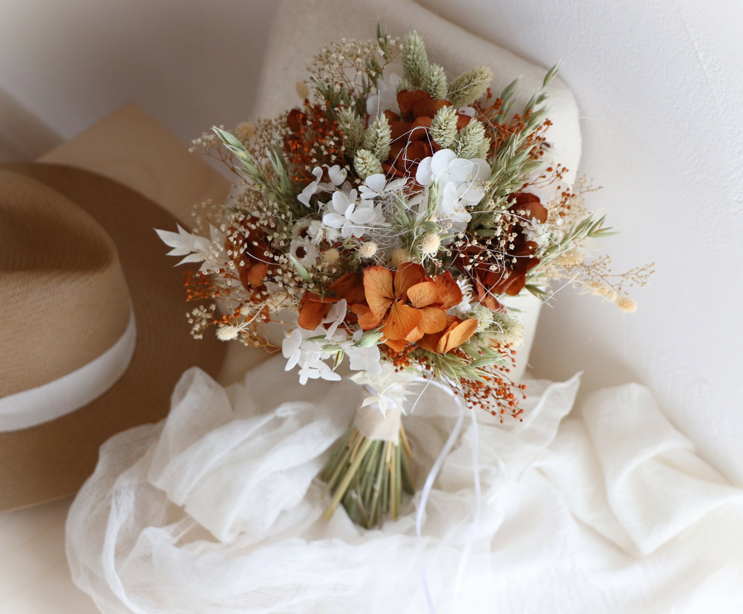 Bouquet de mariée en fleurs séchées