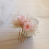 fleurs cheveux coiffure mariage rose tendre