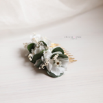 peigne fleuri blanc et vert eucalyptus
