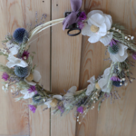 couronne fleurs séchées bleu crème mauve
