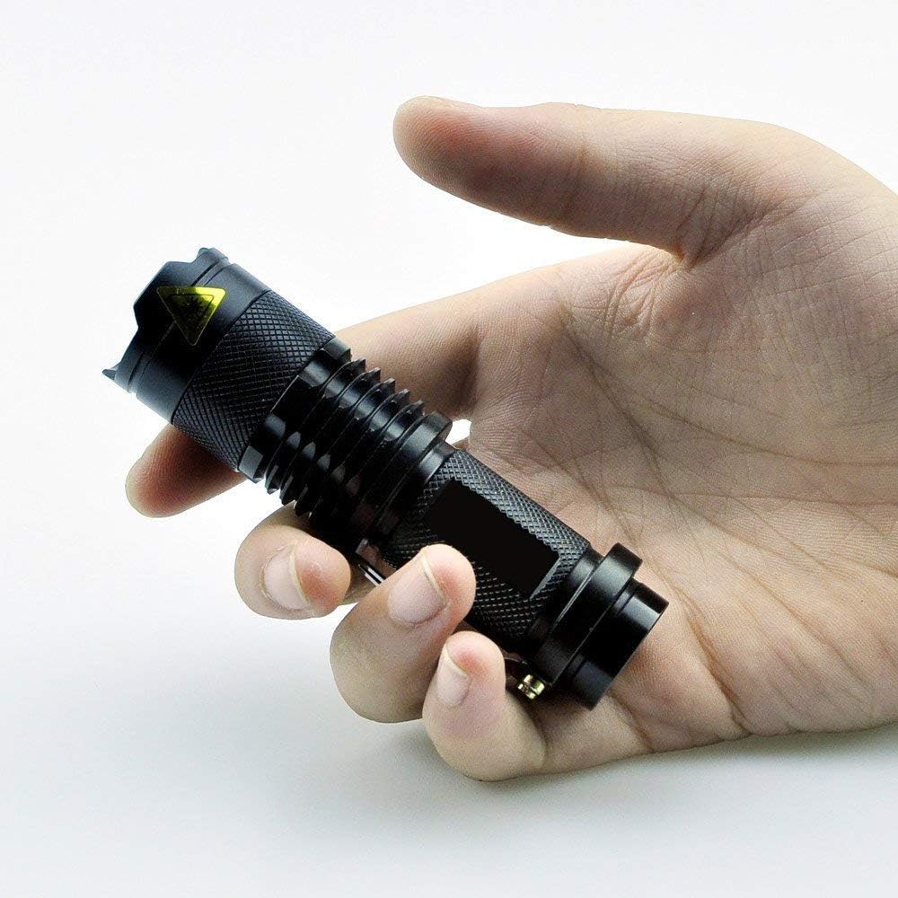 Lampe de poche LED 300 lumens en aluminium, zoom réglable et clip ceinture 3