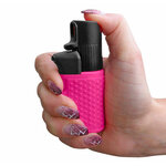lampe-de-poche-aerosol-de-defense-au-poivre-hurricane-rose-15ml-2