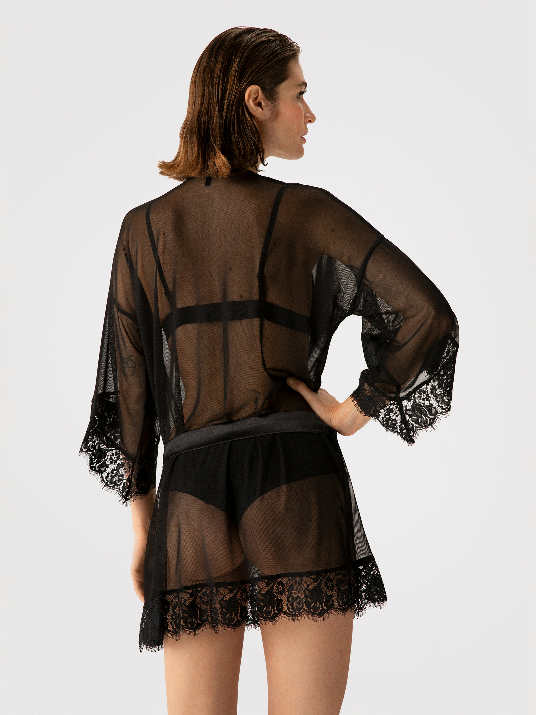 peignoir en dentelle fine