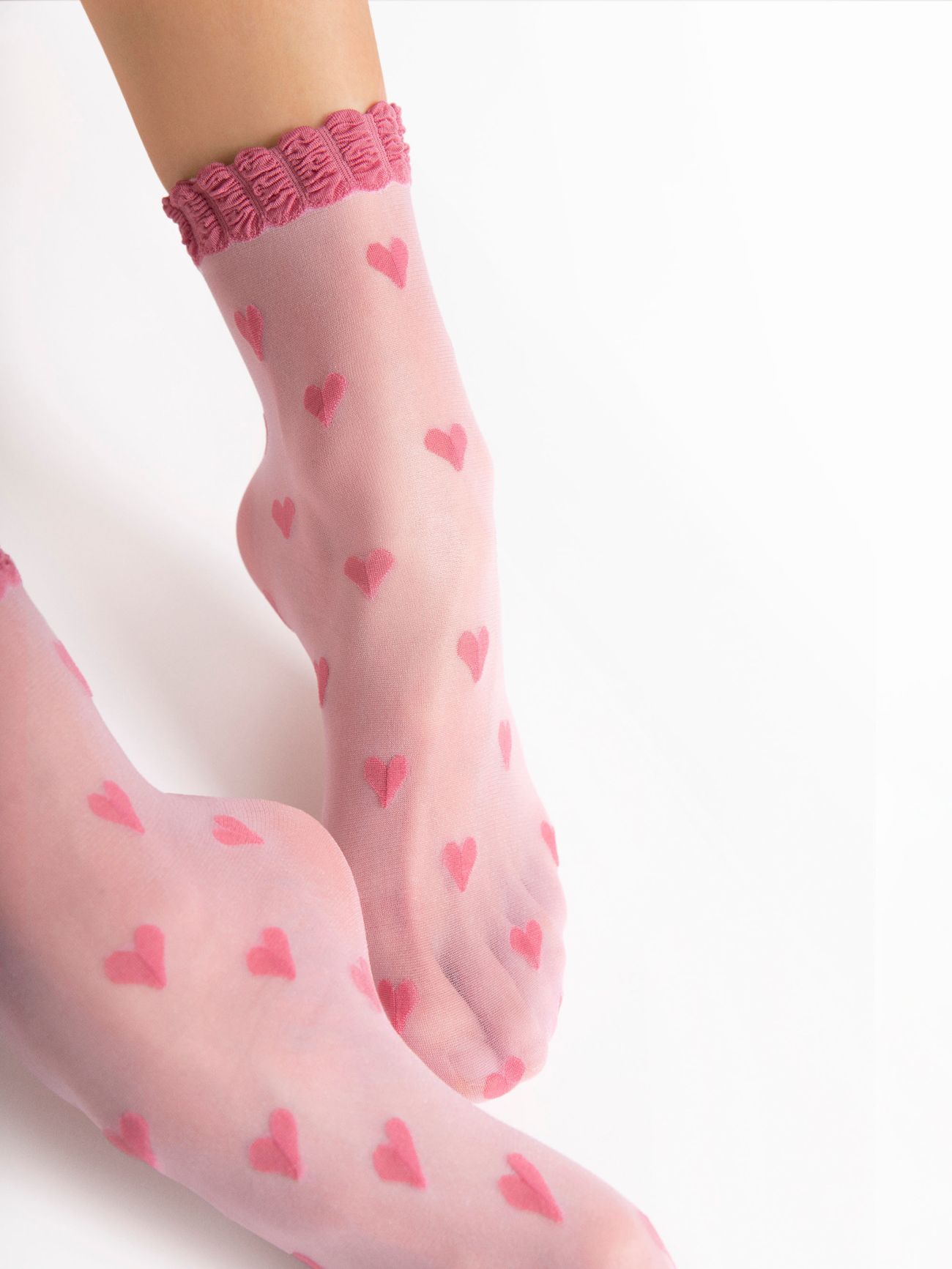 chaussettes rose avec des coeurs fiore kokoro