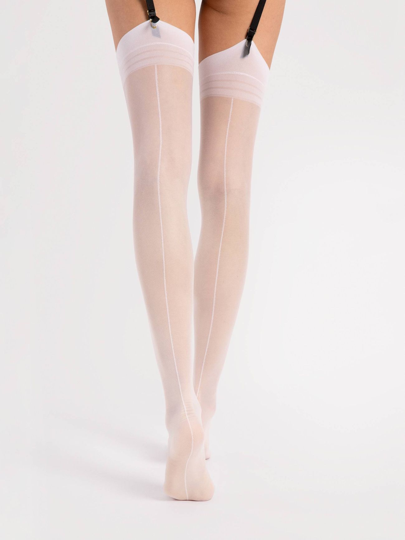 bar porte jarretelle blanc avec ligne couture