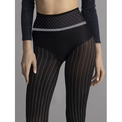 Son design est une combinaison de points au niveau de la ceinture et de fines bandes verticales grises sur les jambes
