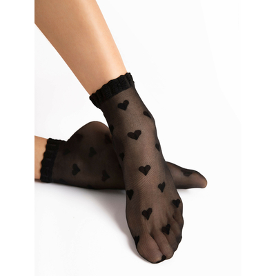 socquette noire avec des coeurs