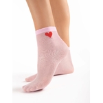 socquette rose avec un coeur dur la cheville