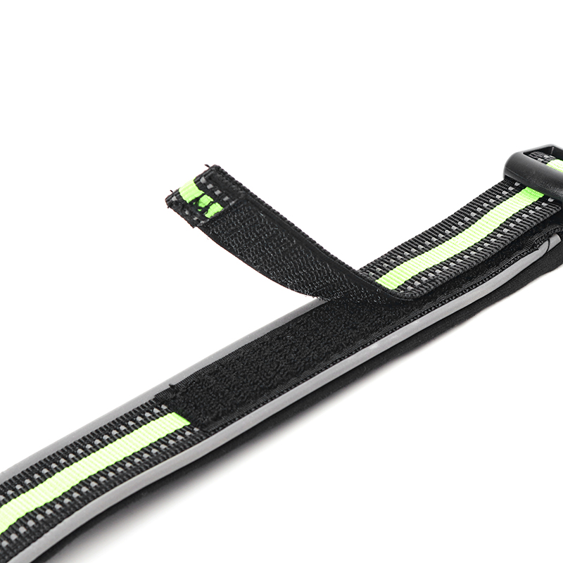 Adjustable-Reflective-Nylon-Dogs-Collar-Night-Outdoor-Safety-Pet-Collar-With-ID-Tag-Hanging-Hole-Small