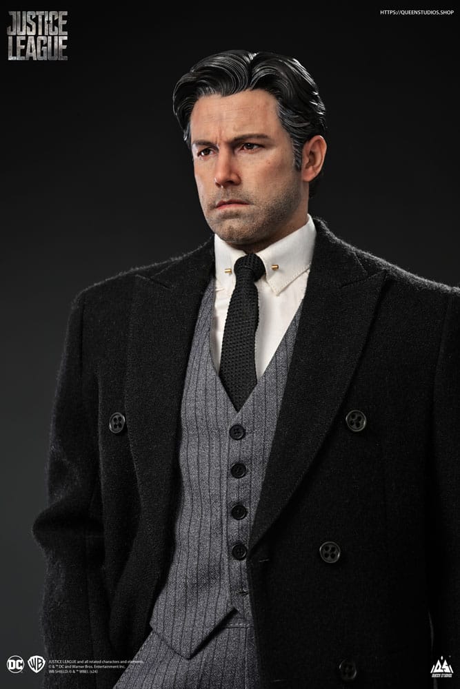 x_qs-justiceleaguebrucewayne_h