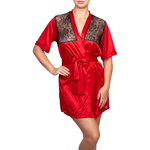 kimono rouge avec une dentelle sur les épaules