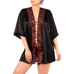 sexy kimono en satin noir avec dentelle rouge et noir