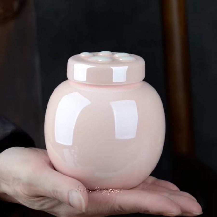 Urne-ceramique-grande-capacite-a-personnaliser-Grande-urne-en-ceramique-personnalisee-Urne-ceramique-haut-de-gamme-personnalisable-pour-animaux