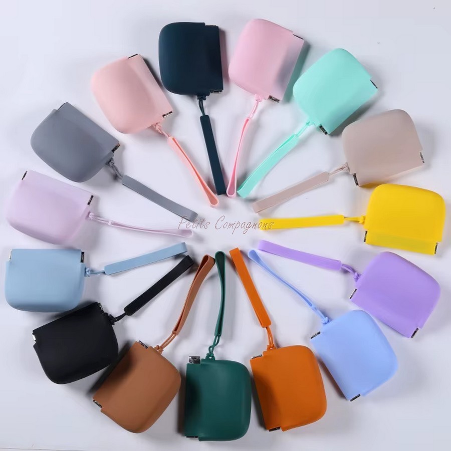 Pochette-friandises-chien-personnalisee-Sac-friandise-personnalise-nom-chien-Accessoire-dressage-chien-personnalisable