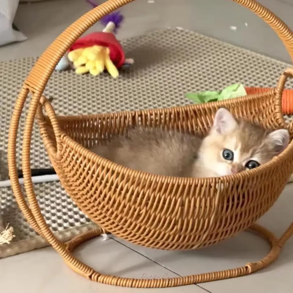 berceau-en-rotin-chat