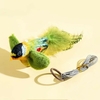Jouet-oiseau-volant-chat-Oiseau-herbe-a-chat-Oiseau-avec-plumes-pour-chat