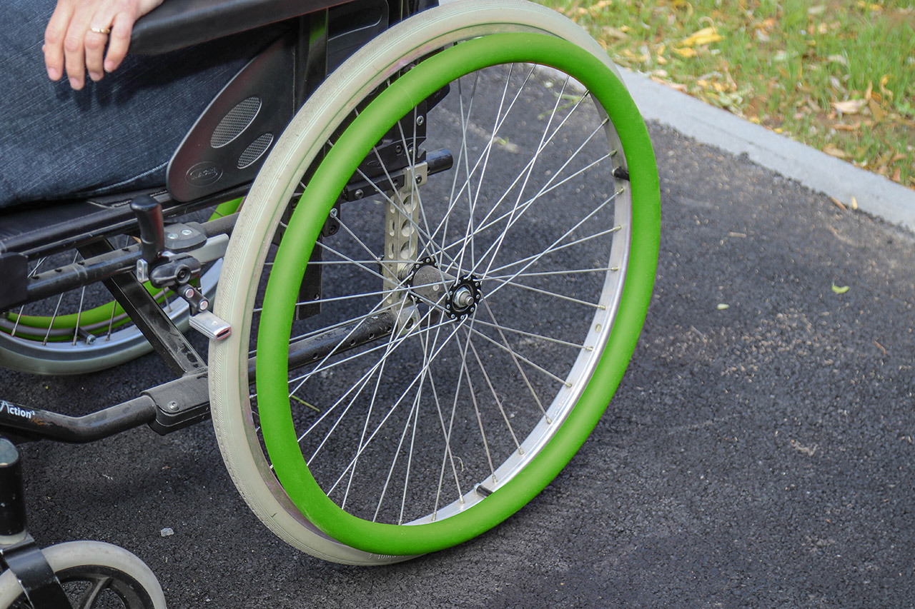 protection_main_courante_fauteuil_roulant_vert