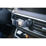 support_smartphone_a_machoire_sur_aerateur_01