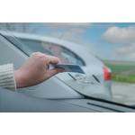 support_carte_stationnement_handicap_parebrise_05