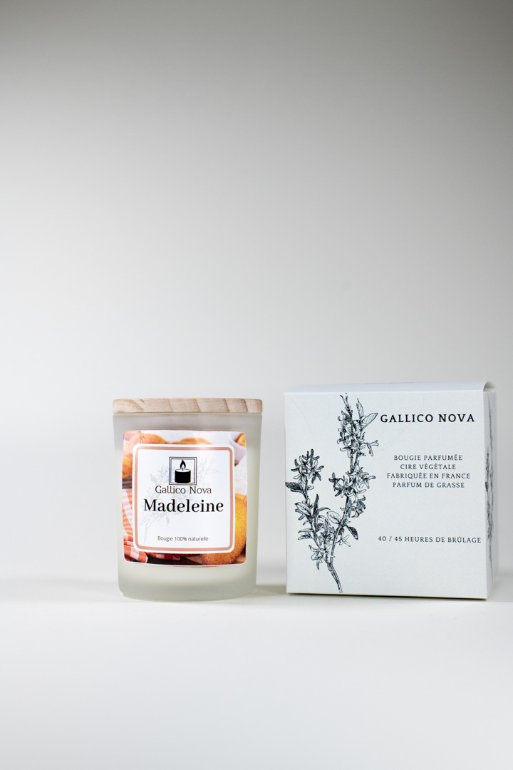 Bougie parfumée 55H Madeleine - Collection Wood