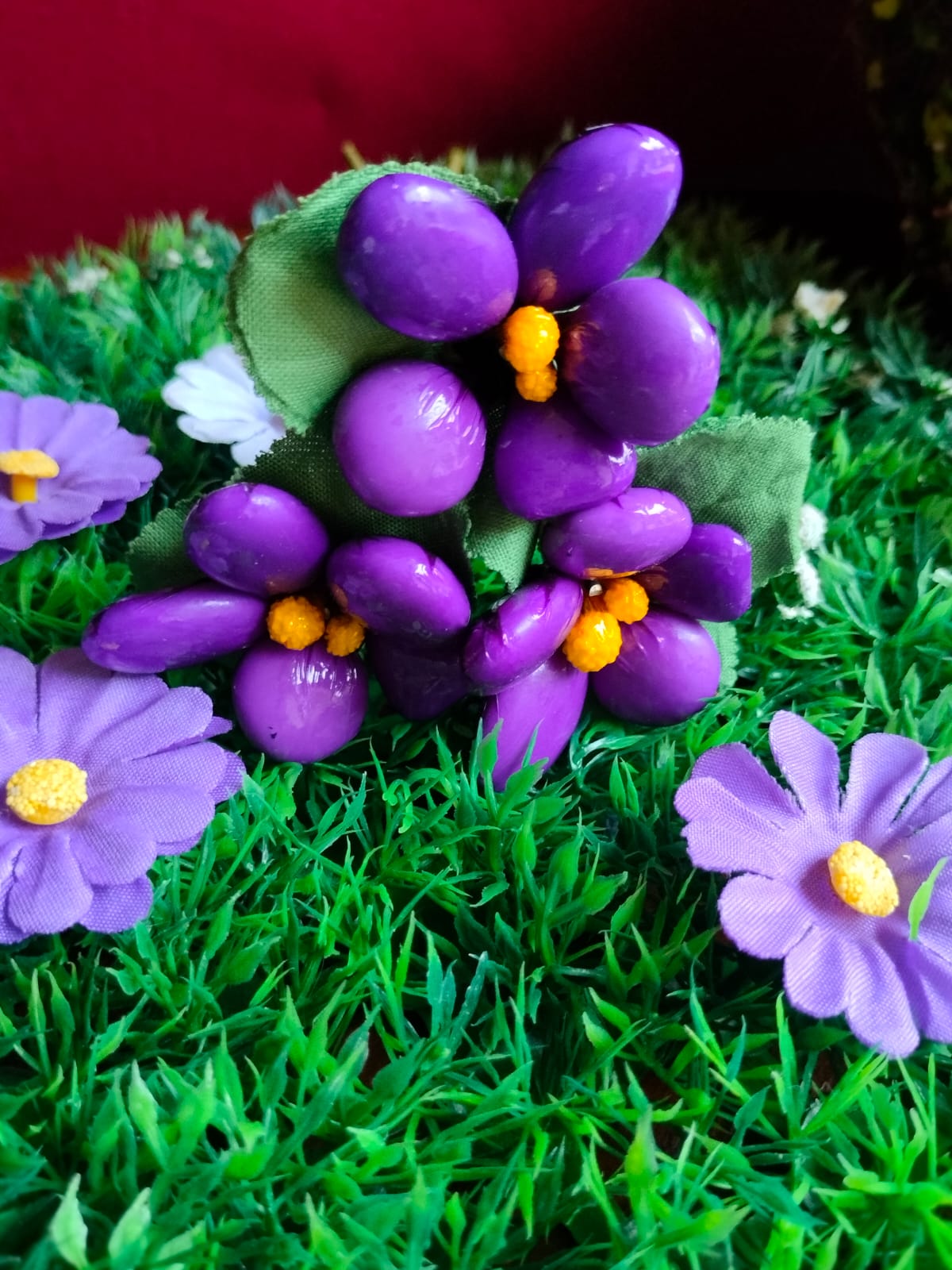 Bouquet Saint Valentin violettes dragées chocolat prairie