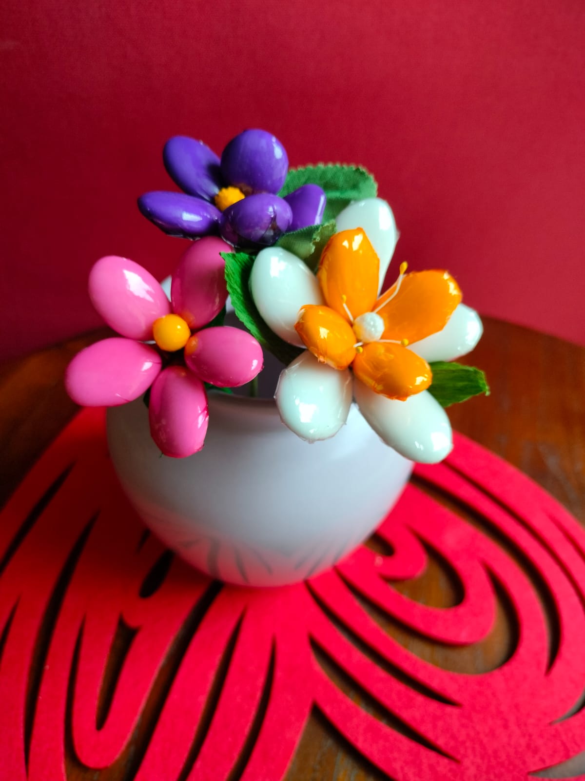 Bouquet Saint Valentin amour secret dragées chocolat vase