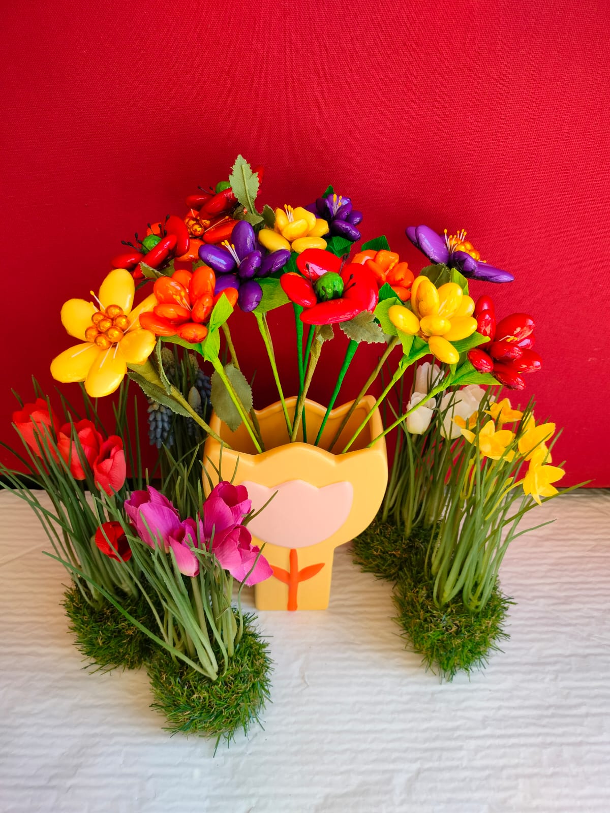 Vase tulipe jaune bouquet fleurs dragées chocolat 2