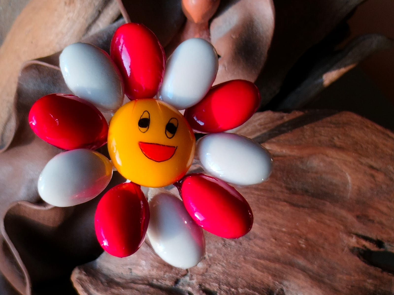 Fleur Smiley blanc et rouge dragées chocolat 6