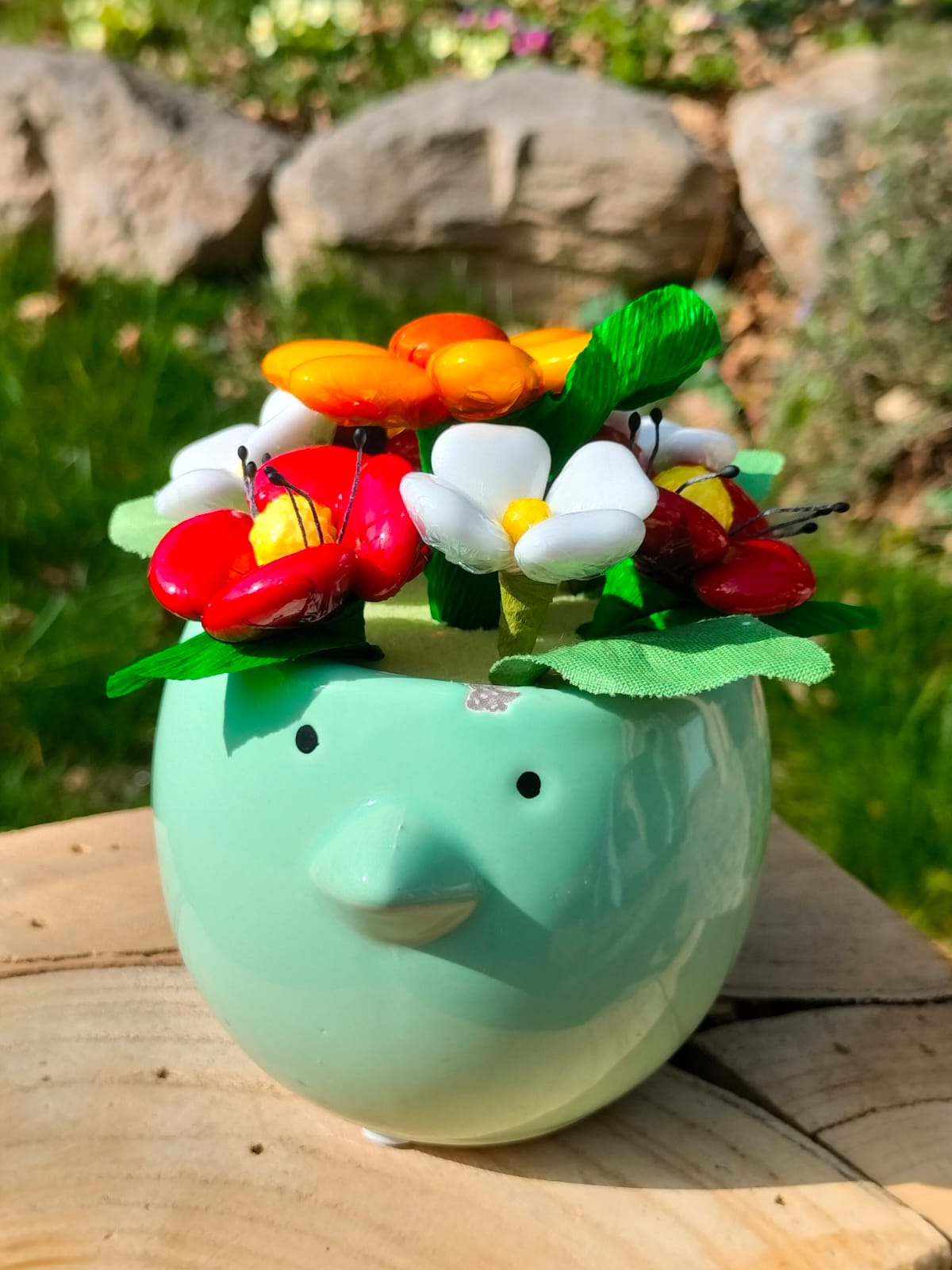 Vase oiseau fleurs dragées chocolat face zoom