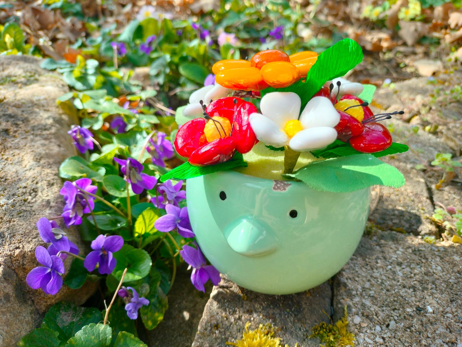 Vase oiseau fleurs dragées chocolat prairie zoom