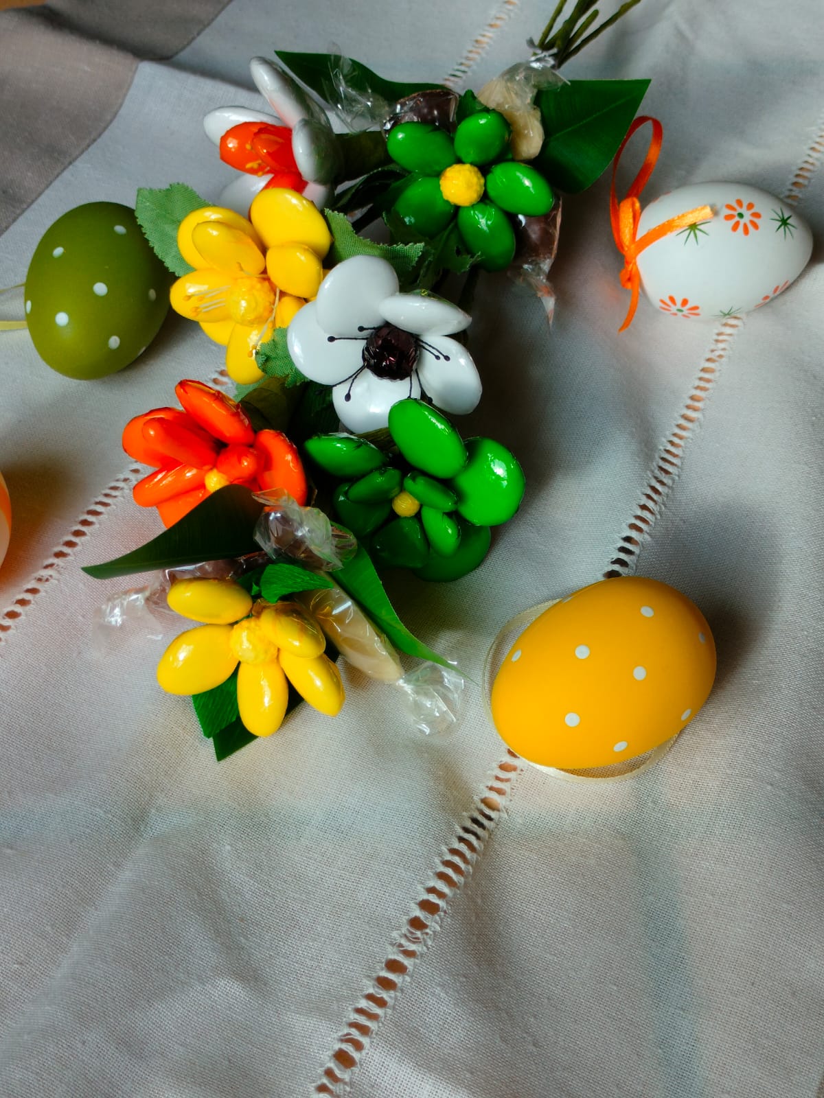 Bouquet must friture chocolat de Pâques et fleurs de dragées (2)