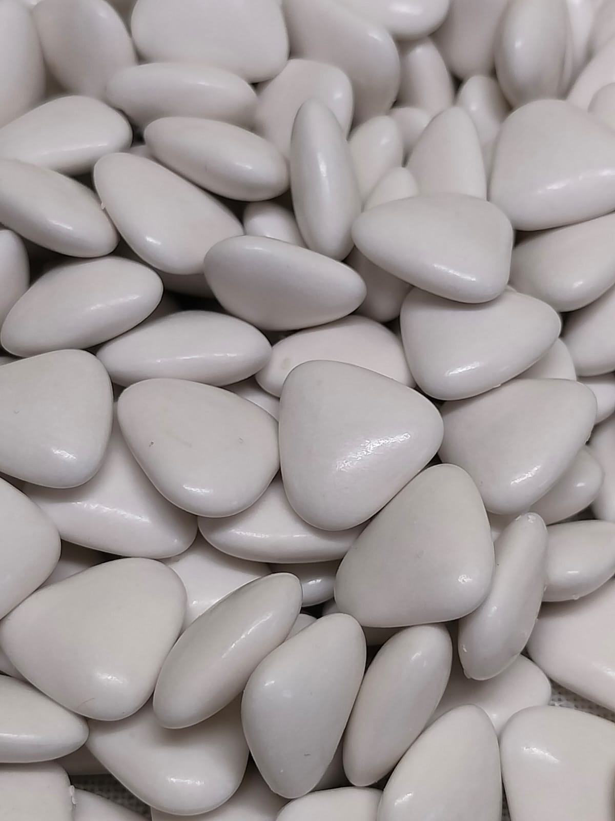 Dragées coeur chocolat lait couleur blanc