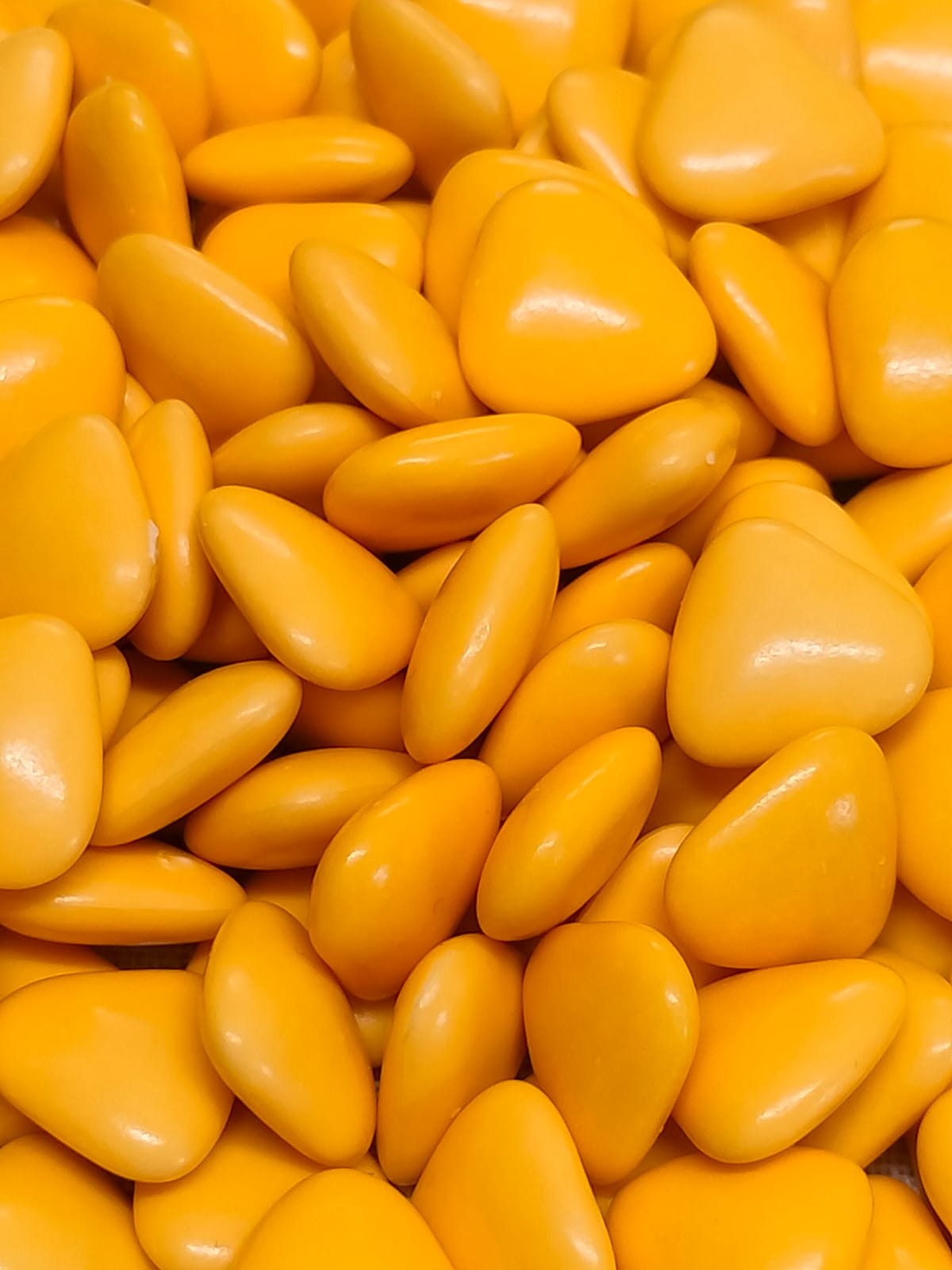 Dragées coeur chocolat lait couleur jaune or