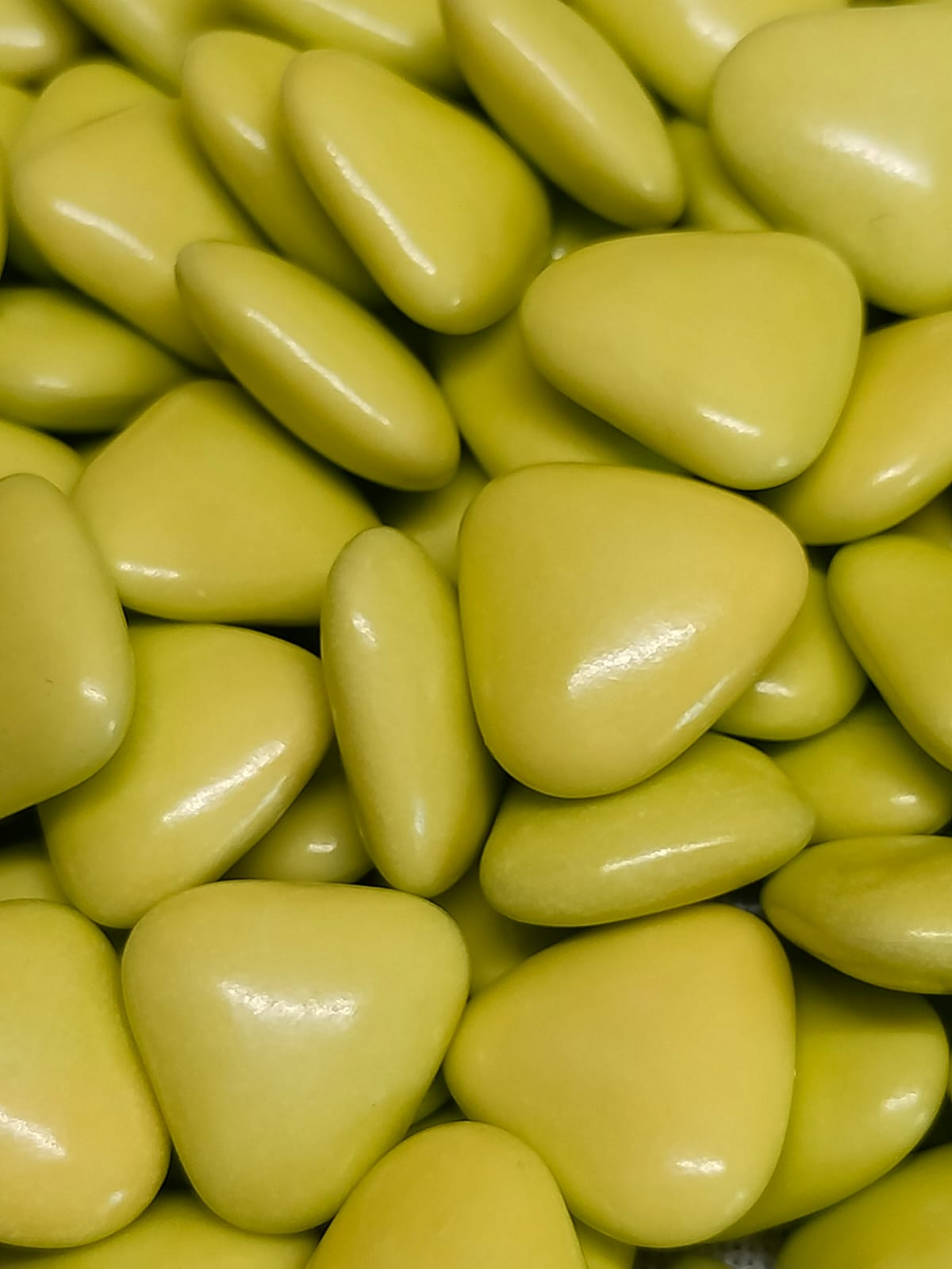 Dragées coeur chocolat lait couleur vert anis