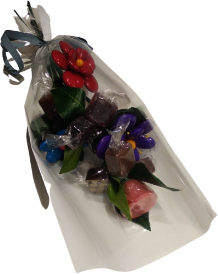 Bouquet atout chocolats, pâtes de fruit, pâte damande et dragées chocolat emballe