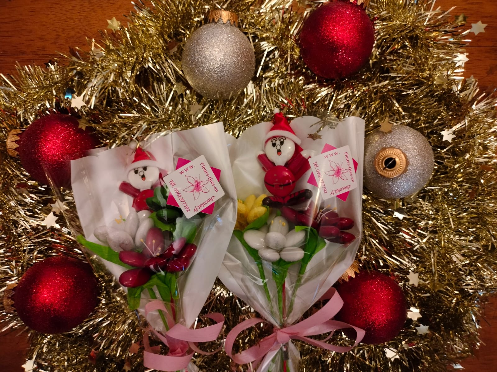 Bouquet Père Noel frésias dragées chocolat 1