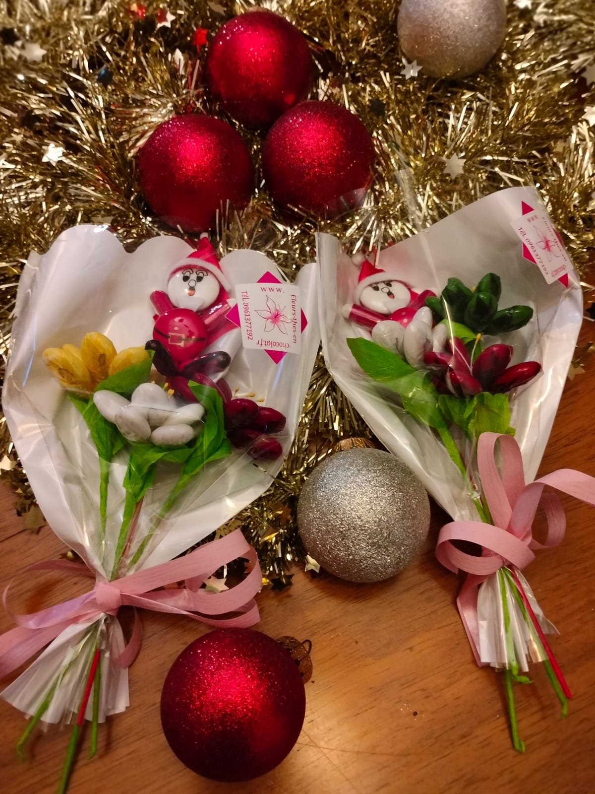 Bouquet Père Noel frésias dragées chocolat 3