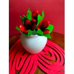 Bouquet Saint Valentin tulipes rouges dragées chocolats vase