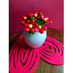 Bouquet Saint Valentin marguerites rouges dragées chocolat vase