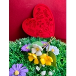 Bouquet Saint Valentin primevères dragées chocolat prairie coeur rouge