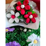 Bouquet Saint Valentin rouge et blanc dragées et chocolats prairie